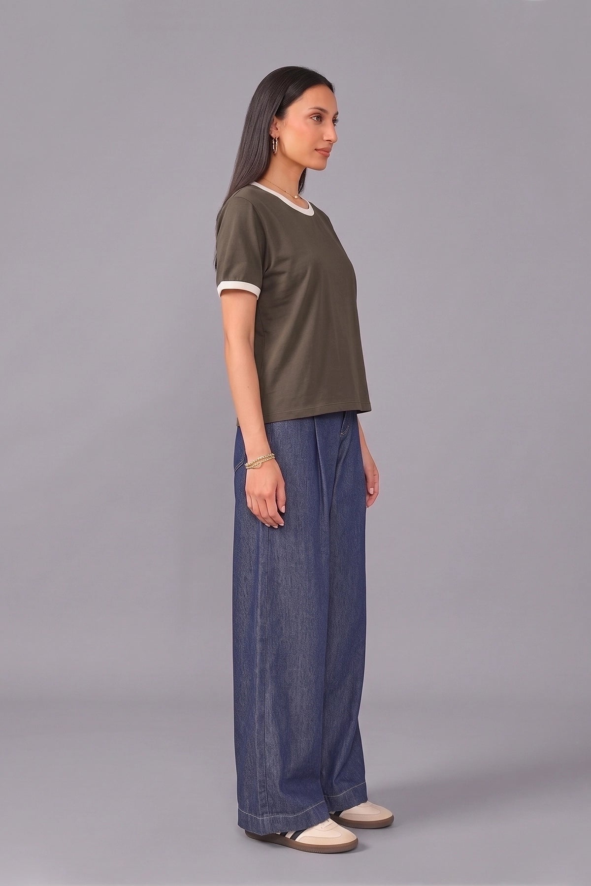 Women Contrast Ribbed Tee | Dark Brown