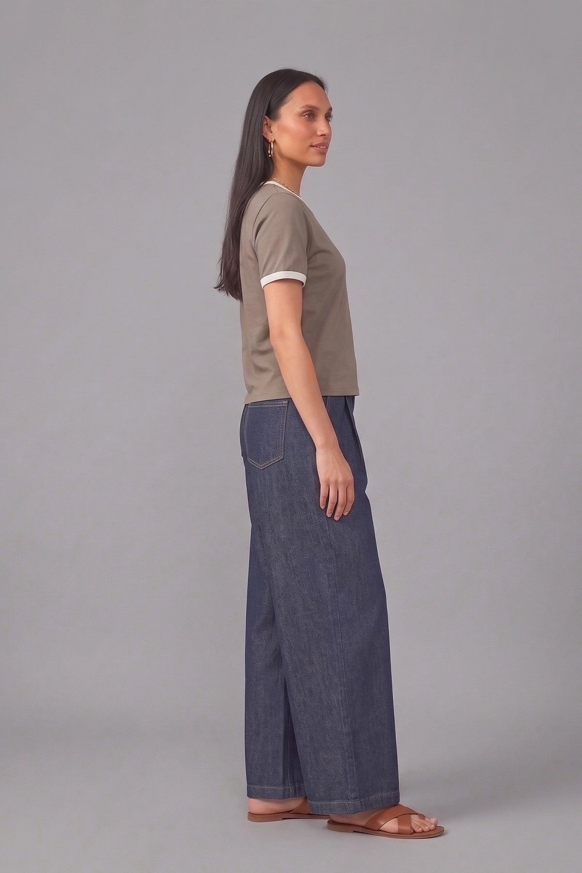 Women Contrast Ribbed Tee | Dark Brown