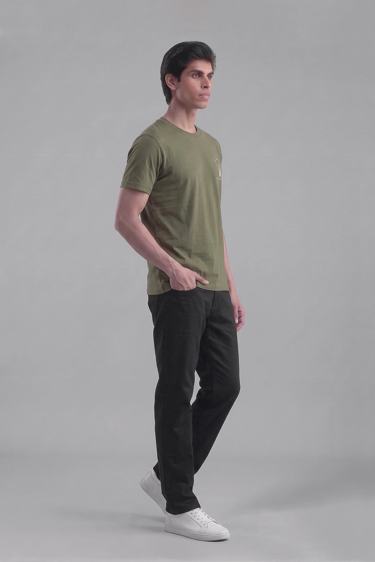 Graphic Tees / OLIVE GREEN