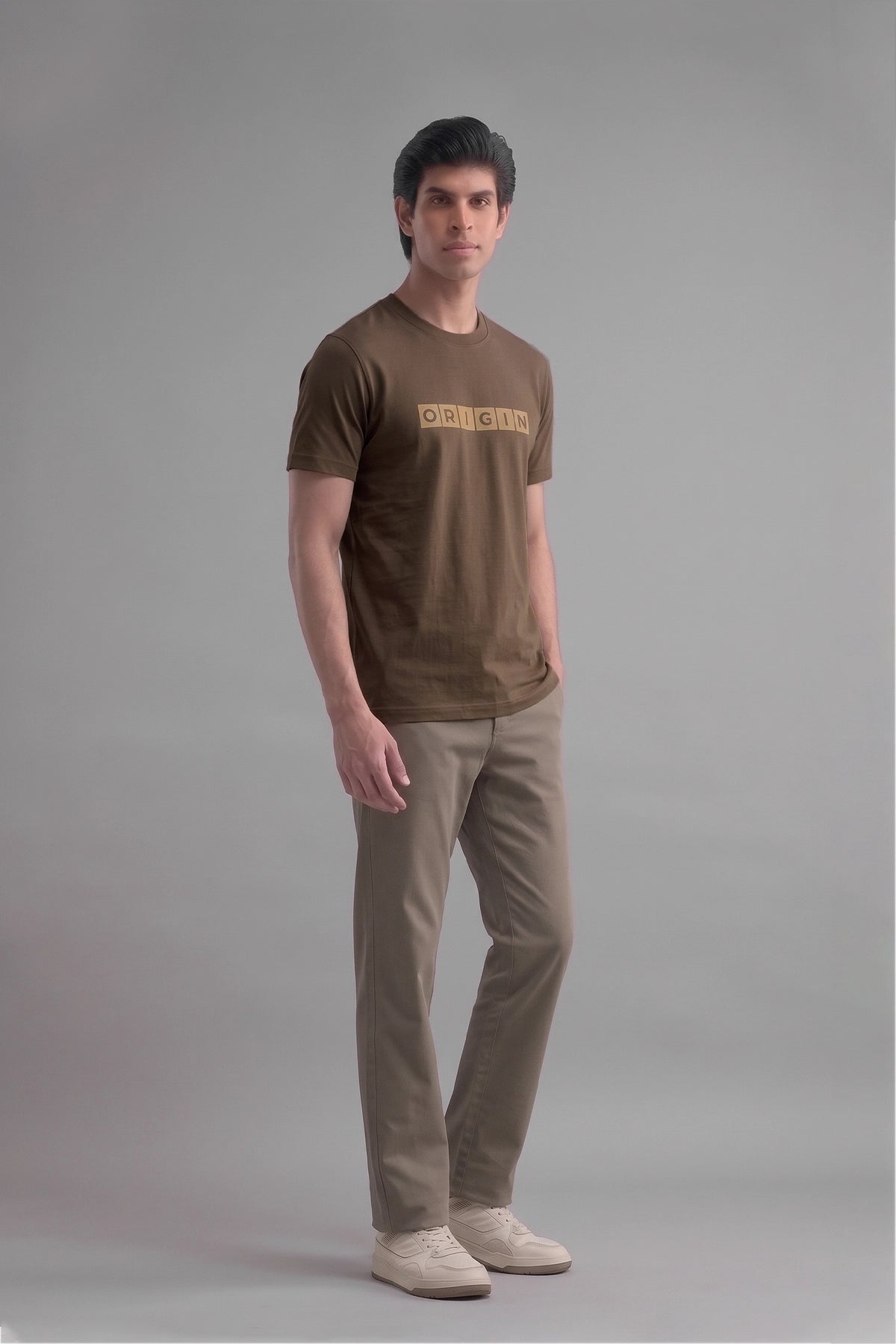 Graphic Tees / DARK BROWN