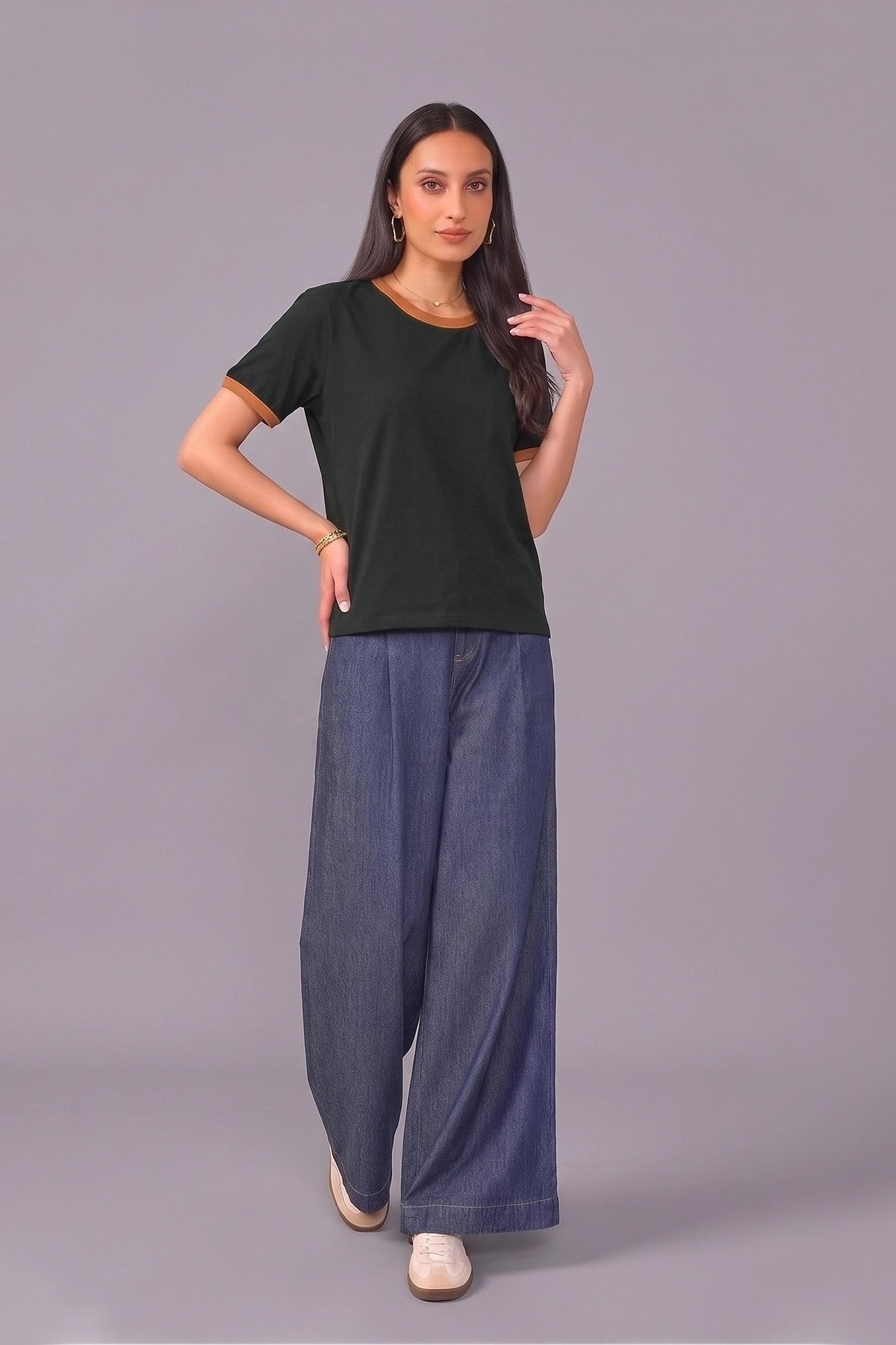 Women Contrast Ribbed Tee | Black