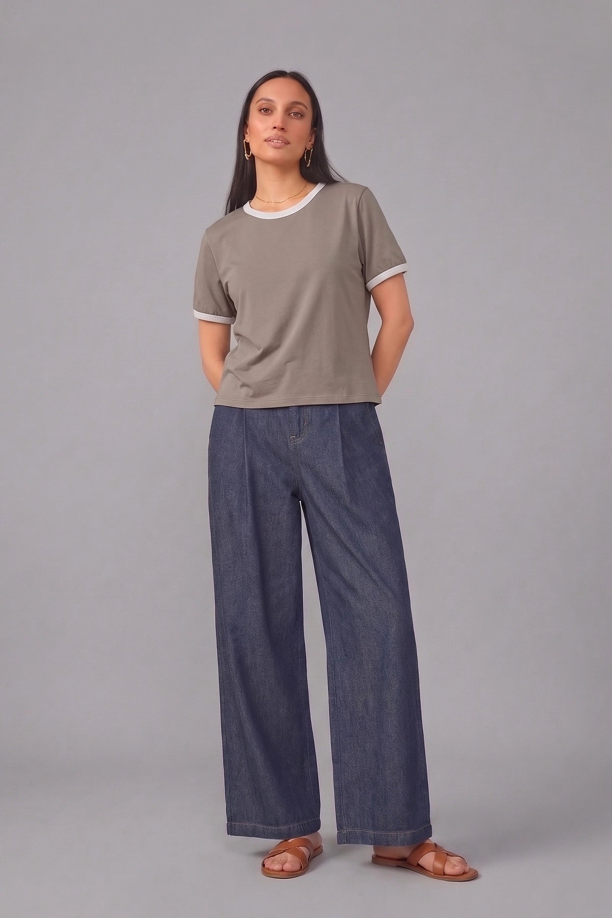 Women Contrast Ribbed Tee | Dark Brown