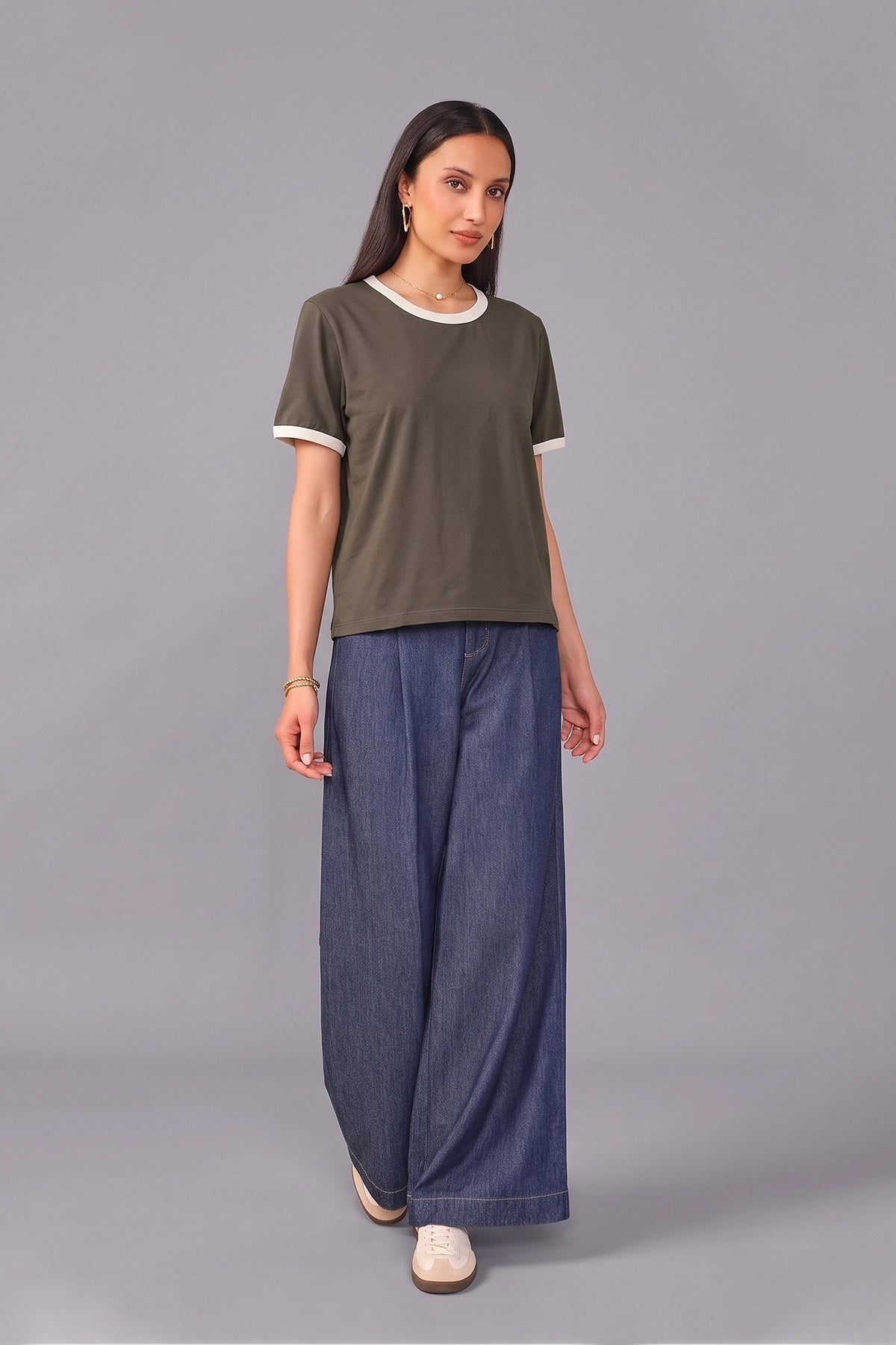Women Contrast Ribbed Tee | Dark Brown